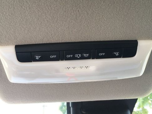 Used 2025 Nissan Versa SV w/ Trunk Package FWD image 13