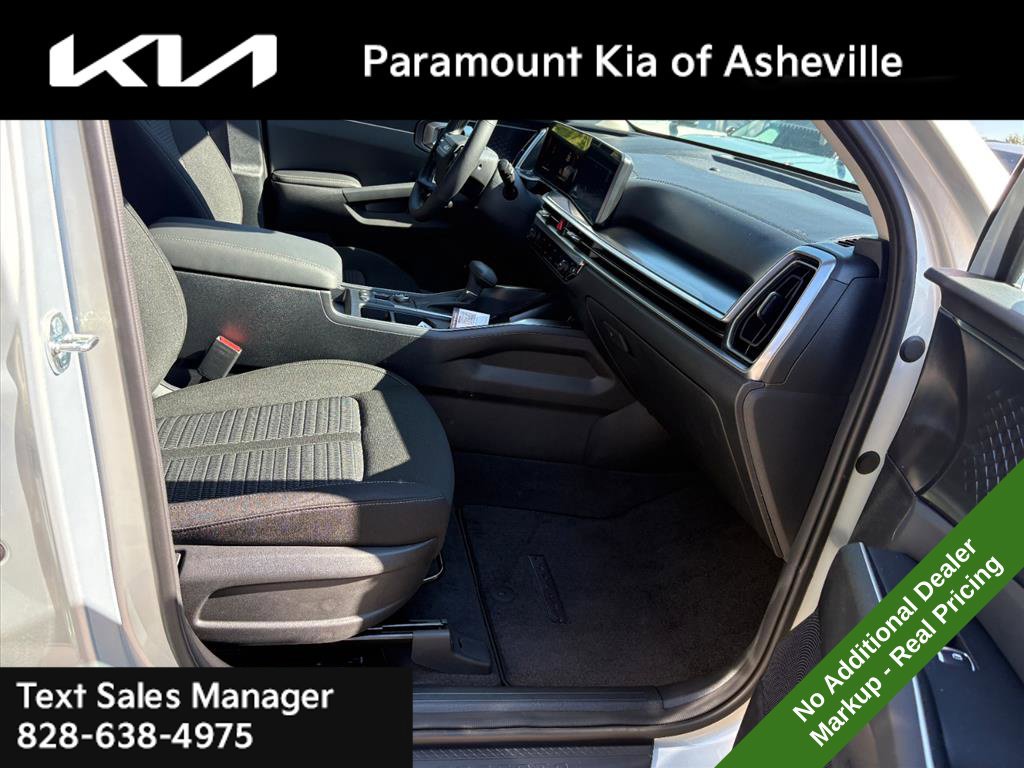 New 2026 Kia Sorento LX FWD image 17