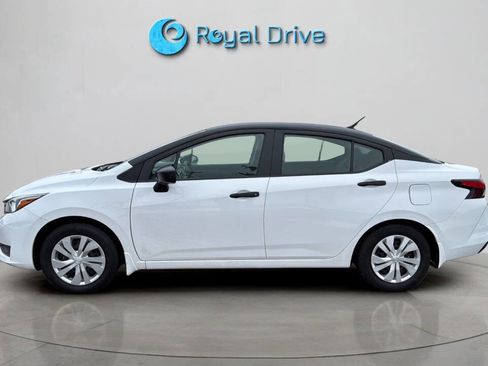 Used 2023 Nissan Versa S w/ Trunk Package image 3