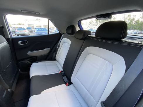 Used 2023 Hyundai Venue SEL FWD image 26