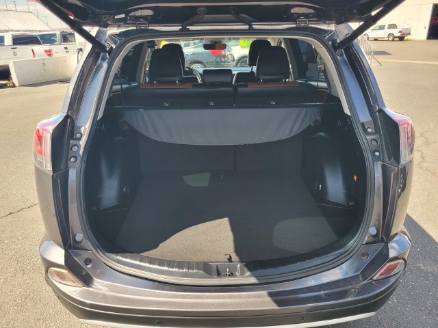 Used 2016 Toyota RAV4 Limited w/ Advanced Technology Package FWD image 11