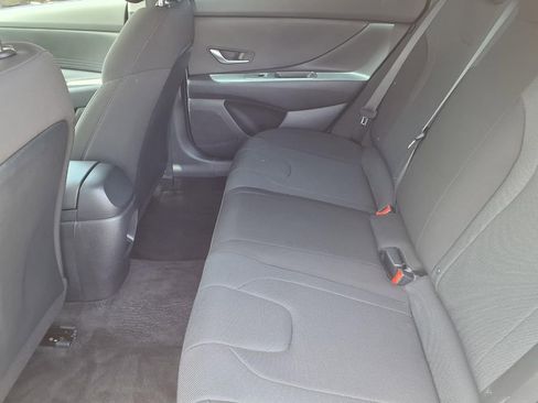 Certified 2024 Hyundai Elantra SE FWD image 11
