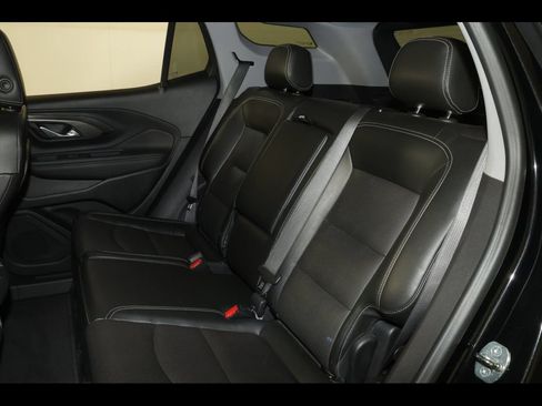 Used 2022 GMC Terrain SLT w/ Infotainment Package II AWD/4WD image 29