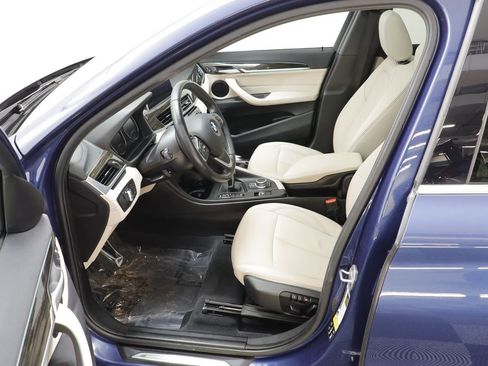 Used 2021 BMW X1 xDrive28i w/ Premium Package image 6
