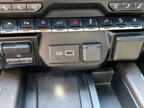 Used 2020 GMC Sierra 1500 Denali w/ Denali Ultimate Package AWD/4WD image 33