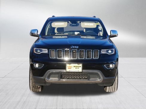 Used 2017 Jeep Grand Cherokee Limited w/ Luxury Group II image 2