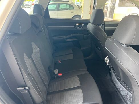 Used 2022 Kia Sorento LX FWD image 14