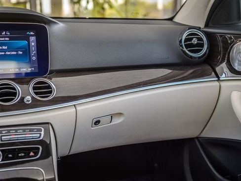Used 2020 Mercedes-Benz E 350 4MATIC Sedan image 36