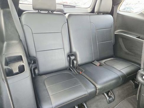Used 2018 Chevrolet Traverse LT image 16