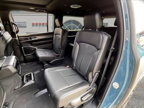 New 2026 Jeep Grand Wagoneer L 4WD w/ Premium Group I image 10