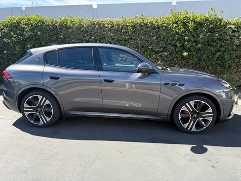 Used 2025 Maserati Grecale Folgore AWD/4WD image 2