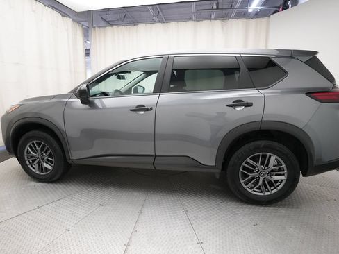 Used 2024 Nissan Rogue S AWD/4WD image 23