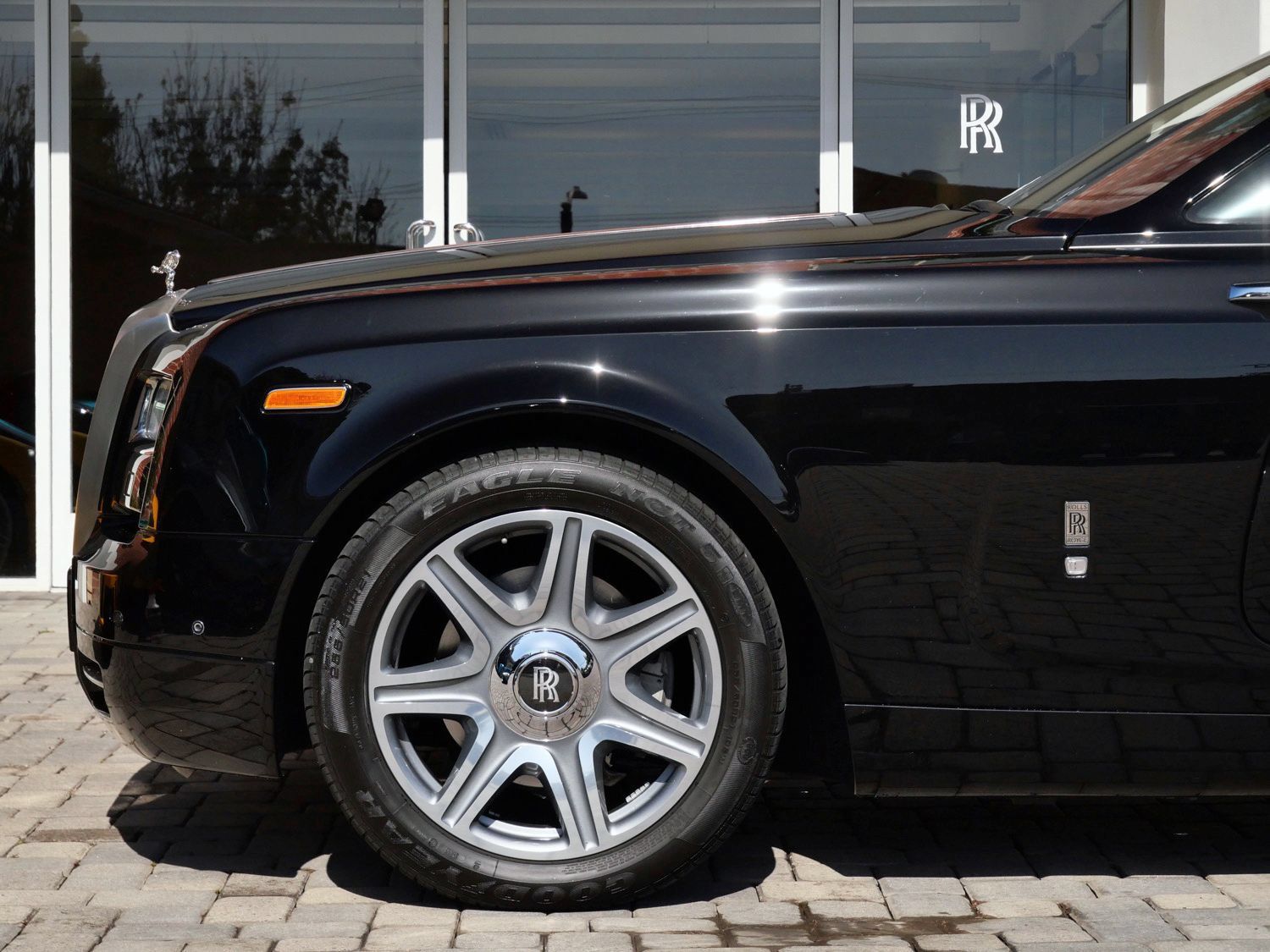 Certified 2013 Rolls-Royce Phantom Drophead Coupe RWD image 12