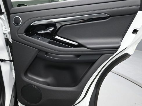 Used 2023 Land Rover Range Rover Evoque SE image 24