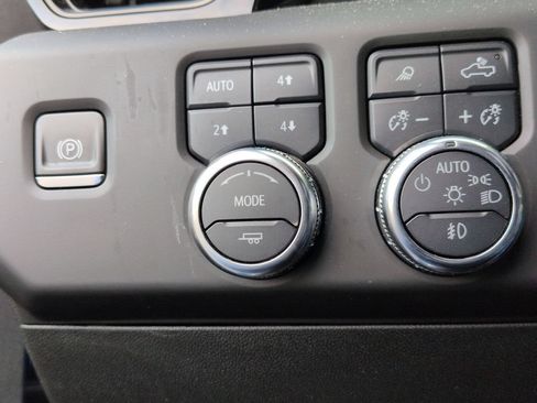 Certified 2024 GMC Sierra 1500 AT4 w/ Technology Package AWD/4WD image 19