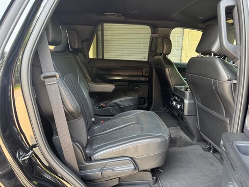 Used 2018 Ford Expedition Limited AWD/4WD image 26