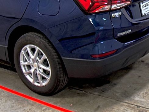 Used 2023 Chevrolet Equinox LS w/ LS Convenience Package image 9