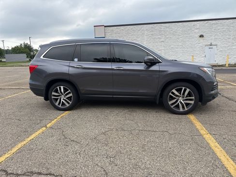 Used 2017 Honda Pilot Touring image 24