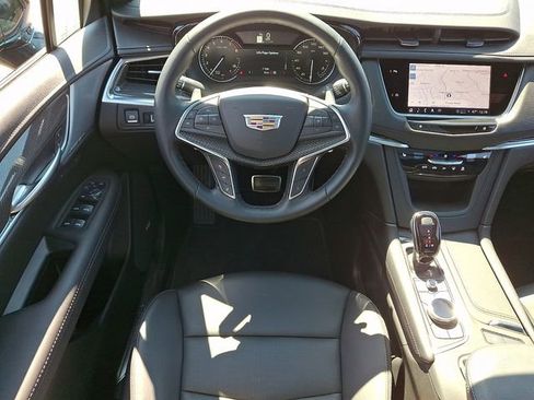 Certified 2025 Cadillac XT5 Sportv image 10