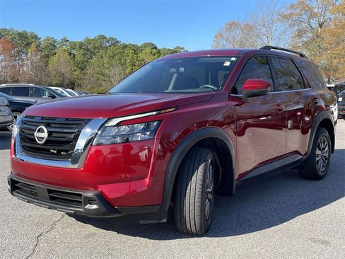 Used 2023 Nissan Pathfinder SV image 7