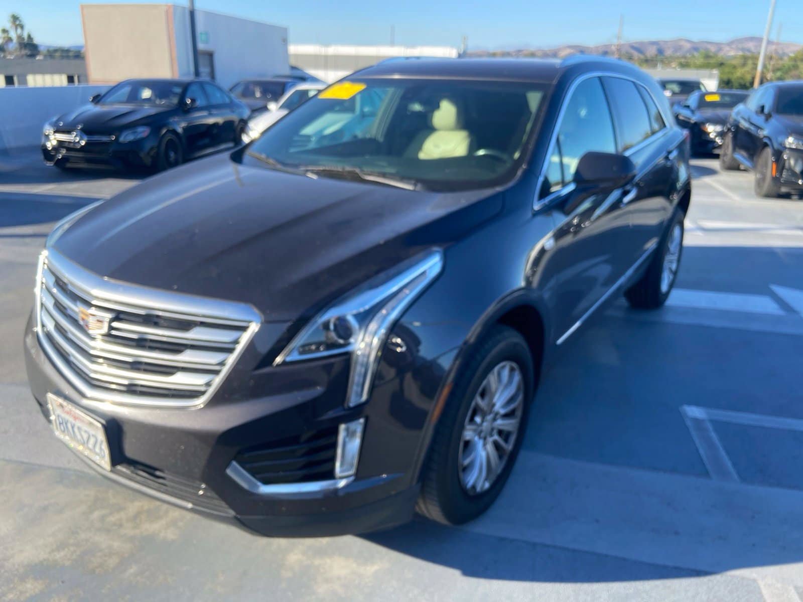 Used 2019 Cadillac XT5 FWD image 2