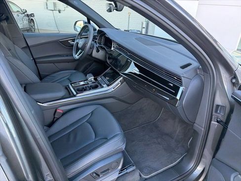 Certified 2025 Audi Q7 2.0T Premium w/ Convenience Package image 12