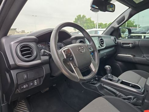 Used 2023 Toyota Tacoma TRD Sport w/ Technology Package AWD/4WD image 2