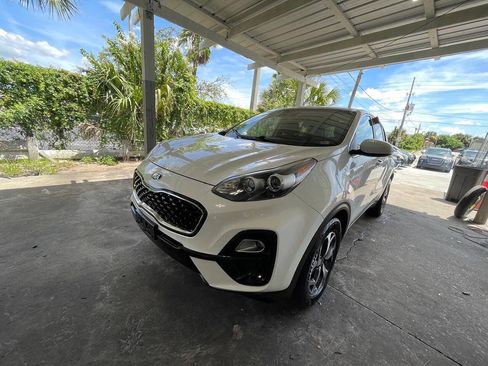 Used 2020 Kia Sportage LX AWD/4WD image 17