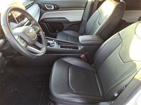 Used 2022 Jeep Compass Limited image 16