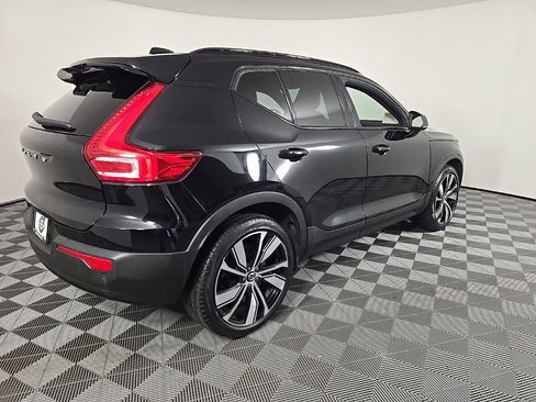 Used 2021 Volvo XC40 P8 Recharge w/ Advanced Package image 7