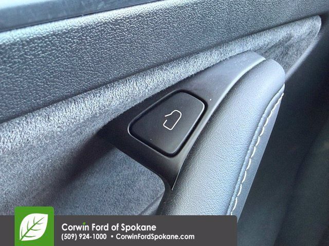 Used 2024 Tesla Model Y Long Range AWD/4WD image 24