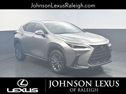 Used 2022 Lexus NX 250 FWD image 3