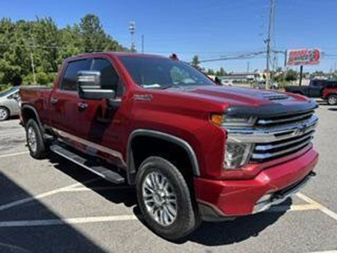 Used 2020 Chevrolet Silverado 2500 High Country w/ Technology Package AWD/4WD image 4