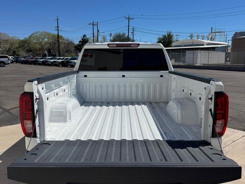 Used 2024 GMC Sierra 1500 SLE image 6