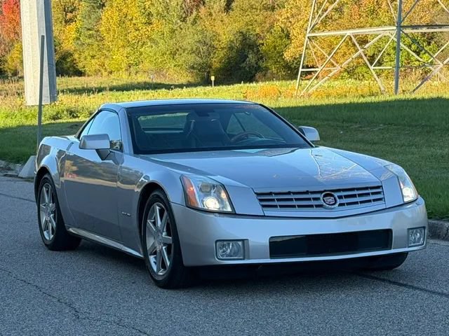 Used 2004 Cadillac XLR RWD image 3
