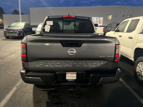 Used 2024 Nissan Frontier SV w/ SV Convenience Package image 9