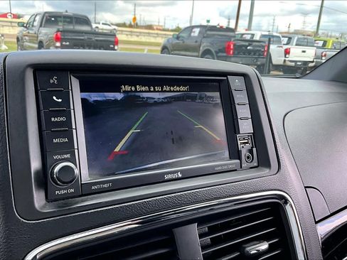 Used 2017 Dodge Grand Caravan SXT image 26