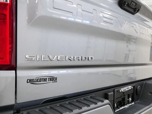 Used 2023 Chevrolet Silverado 1500 High Country w/ Technology Package AWD/4WD image 9