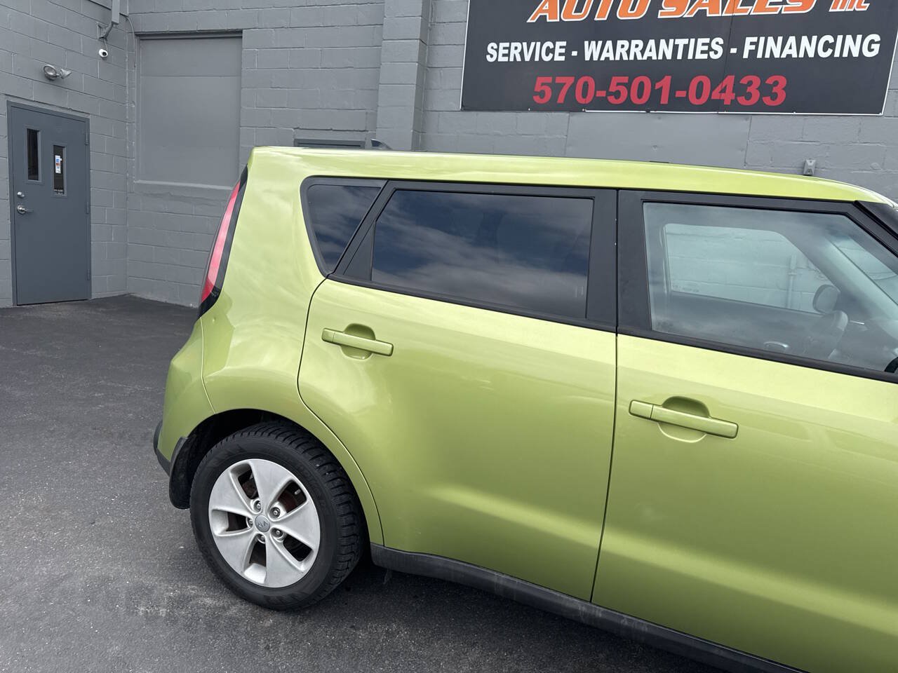 Used 2015 Kia Soul FWD image 9