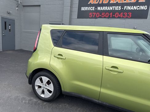 Used 2015 Kia Soul FWD image 9