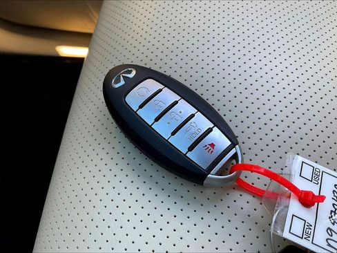 Used 2022 INFINITI QX80 Sensory w/ Cargo Package image 14