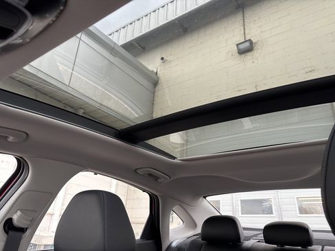 New 2025 Hyundai Sonata Limited image 24