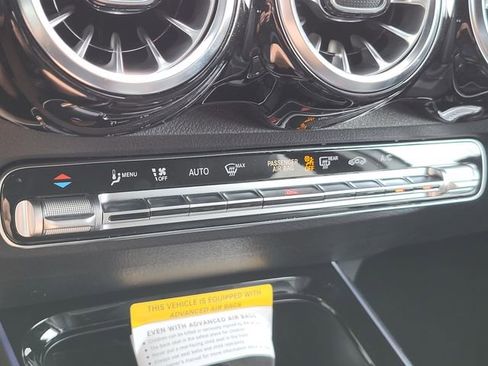 Certified 2025 Mercedes-Benz GLB 250 4MATIC image 23