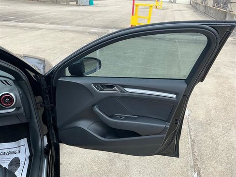Used 2018 Audi A3 2.0T Premium image 27