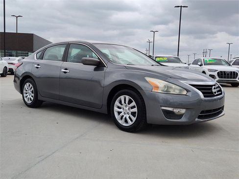 Used 2015 Nissan Altima 2.5 S w/ Power Driver Seat Package FWD image 9