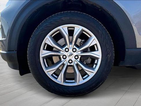 Certified 2023 Ford Explorer XLT w/ Equipment Group 202A AWD/4WD image 9