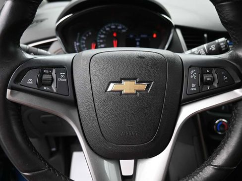 Used 2019 Chevrolet Trax LT w/ LT Convenience Package AWD/4WD image 6