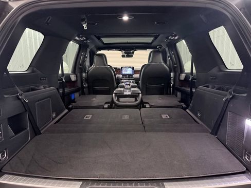 Used 2019 Lincoln Navigator Reserve AWD/4WD image 41