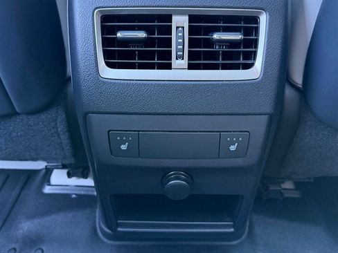 Used 2017 Lexus RX 450h AWD image 15