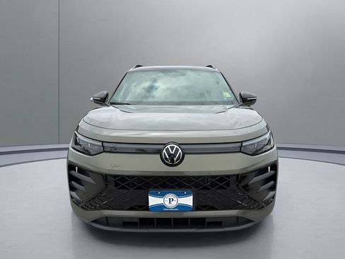 New 2026 Volkswagen Tiguan SE R-Line AWD/4WD image 2